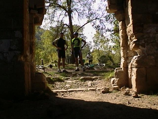 Retiendasbonesval3.jpg (63457 bytes)